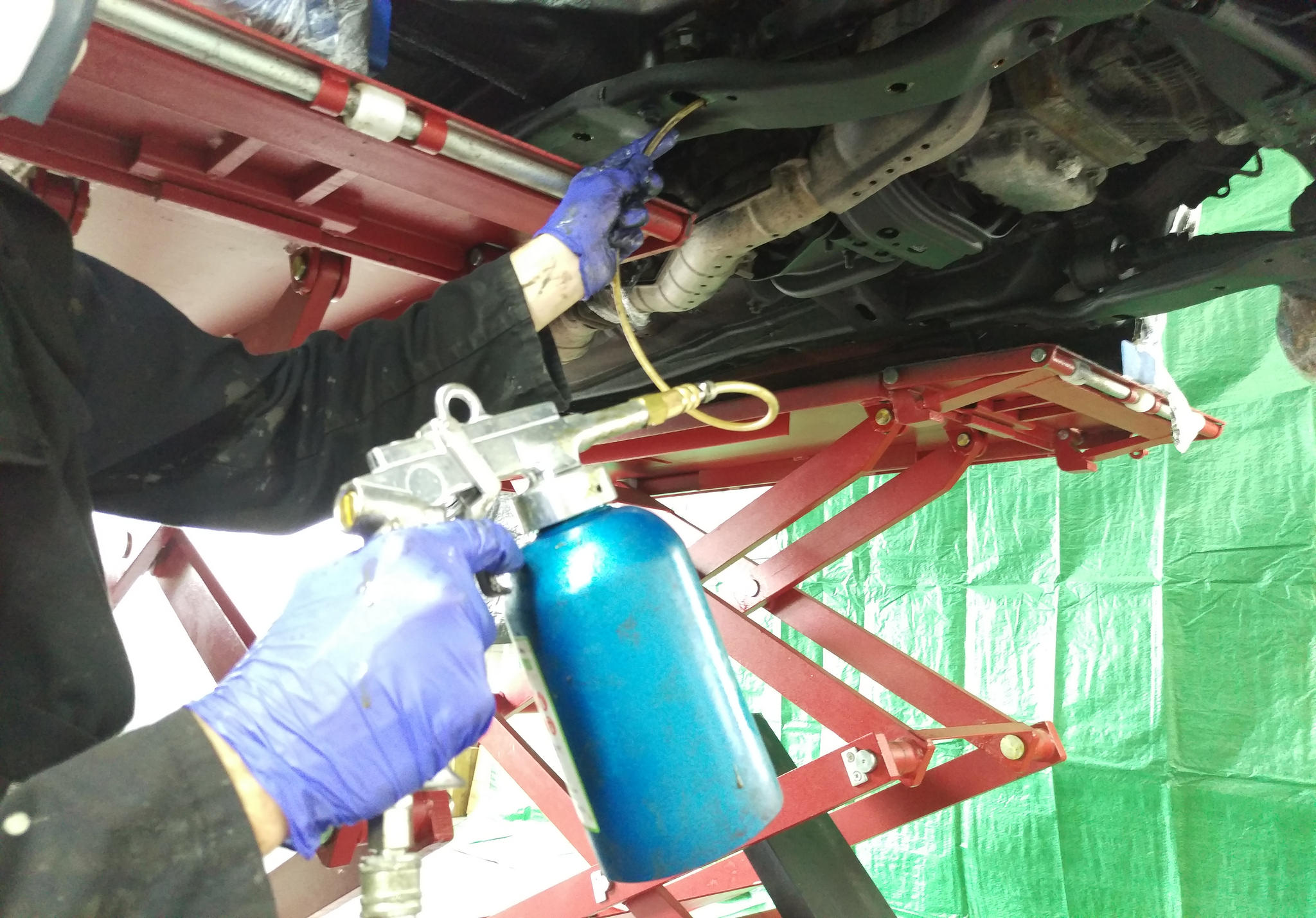 inject lanolin wax to restore car wheel rust van and motorhome rust